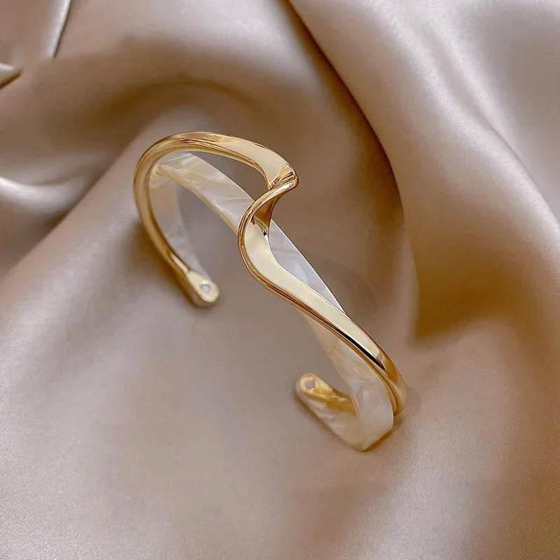 Metal White Shellfish Plate Bracelet – Adjustable & Stylish - ZA-Zola