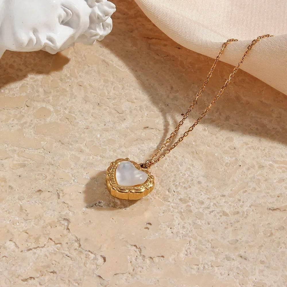 High-Grade Love Shell Pendant Necklace – 18k Gold - ZA-Zola