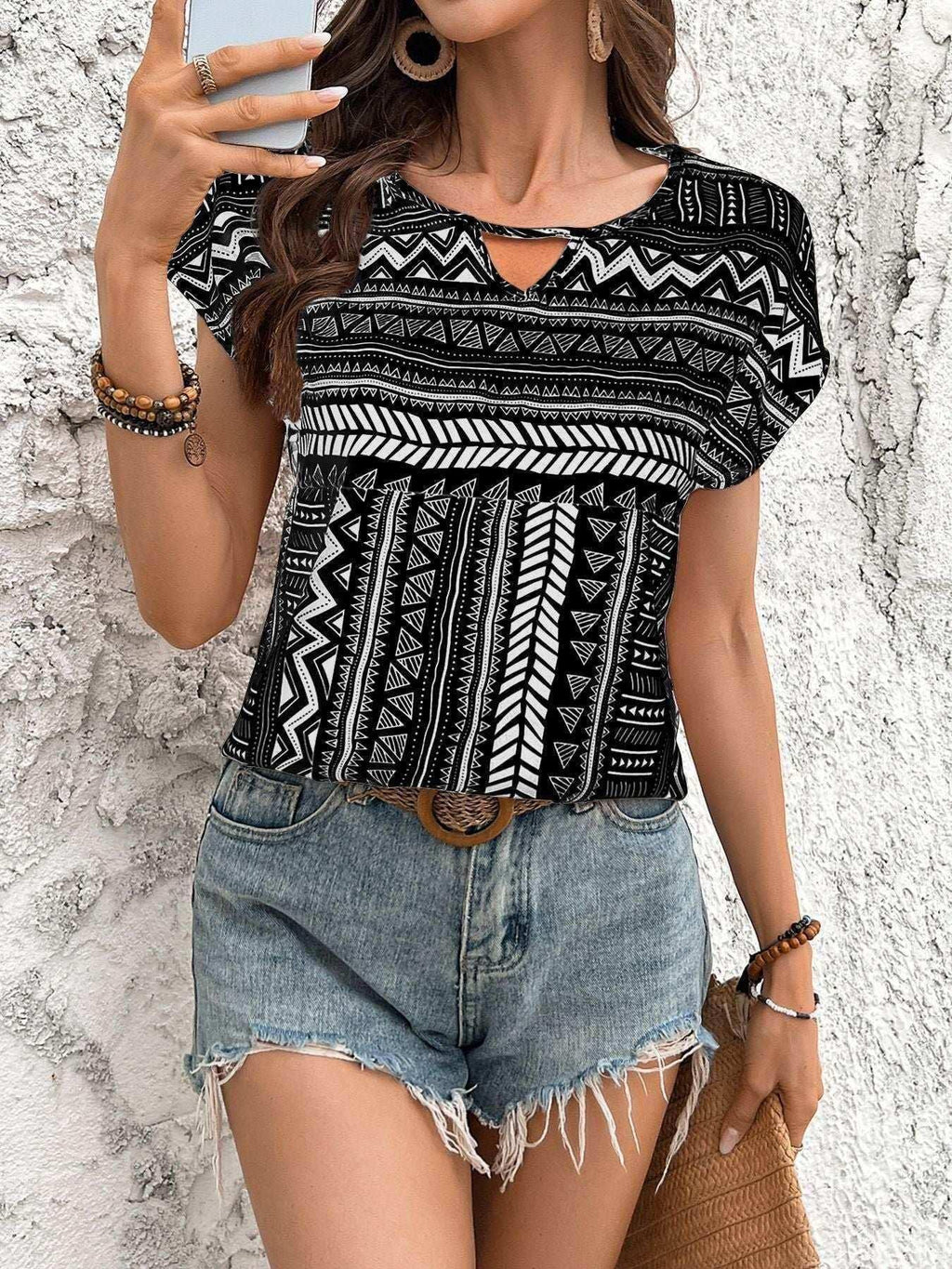 Women's Geometric Print Round Neck Tee Shirt - ZA-Zola