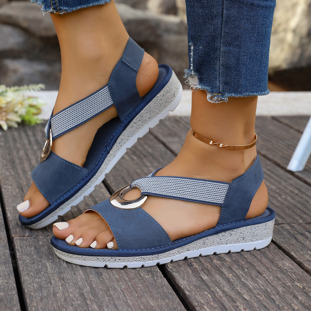 Women’s Fish Mouth Hemp Rope Metal Buckle Summer Sandals