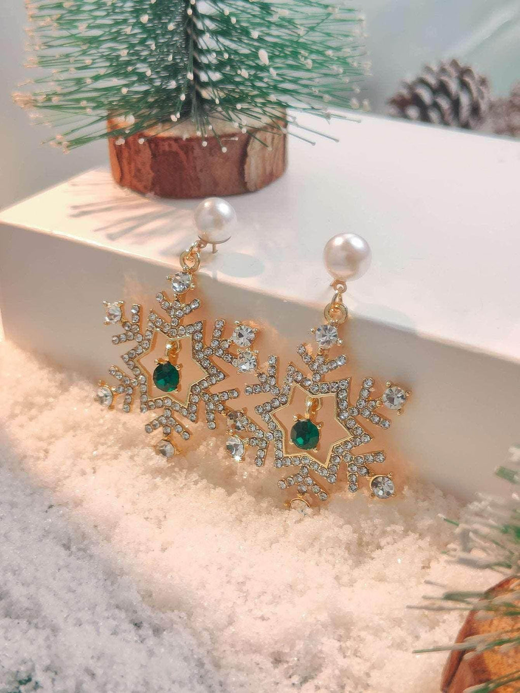 Festive Snowflake Earrings - Shop Now & Shine Bright! - ZA-Zola