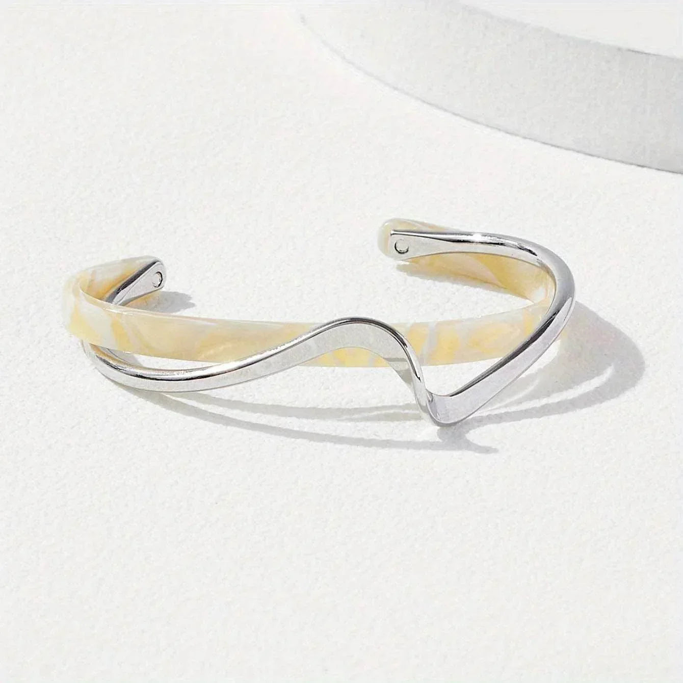 Metal White Shellfish Plate Bracelet – Adjustable & Stylish - ZA-Zola