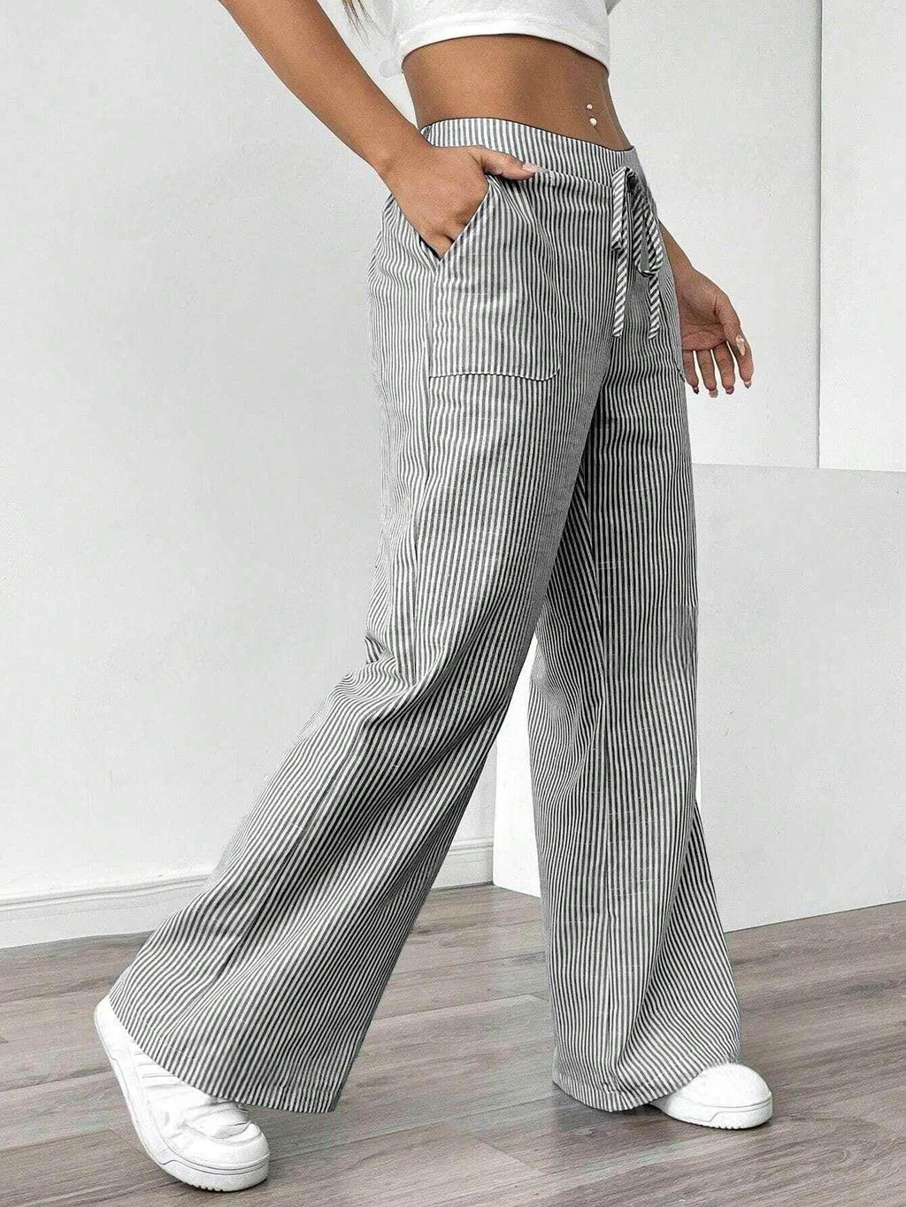 Striped Wide Leg Trousers With Pockets – Women - ZA-Zola