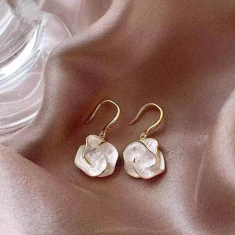 Camellia Flower Drop Earrings – Summer Luxury Style - ZA-Zola