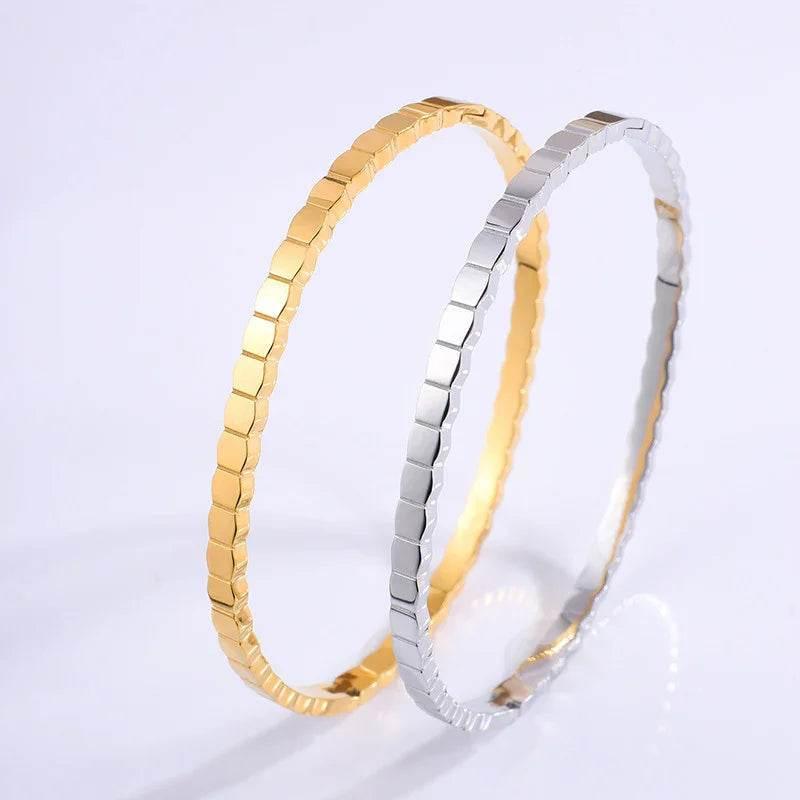 Honeycomb Titanium Steel Bracelet – Minimalist Style - ZA-Zola