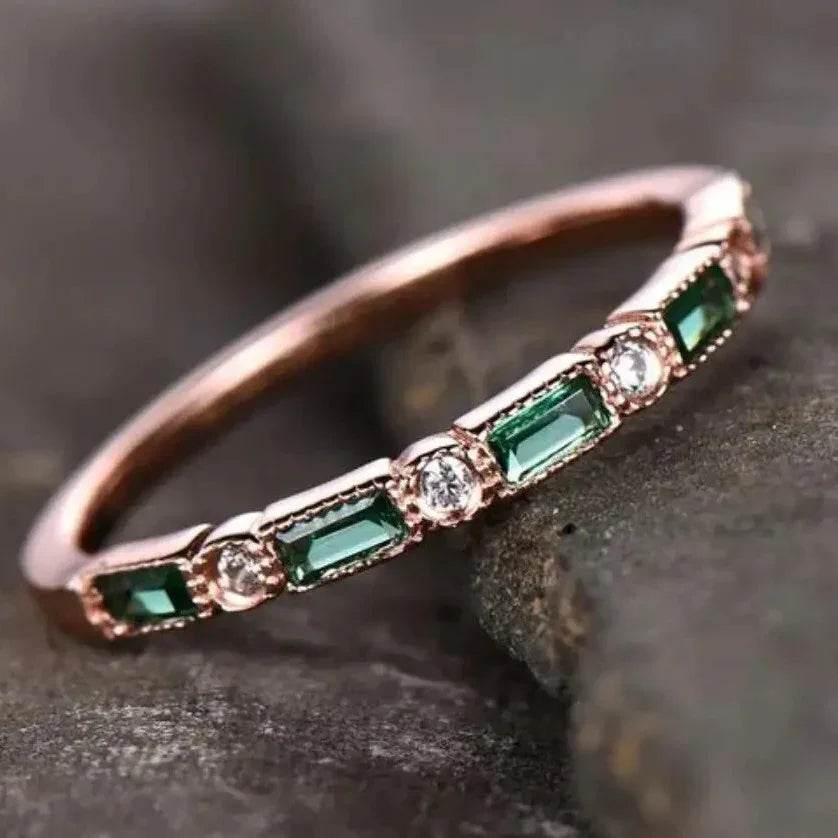 Emerald Zircon Unisex Ring in Gold & Silver - ZA-Zola