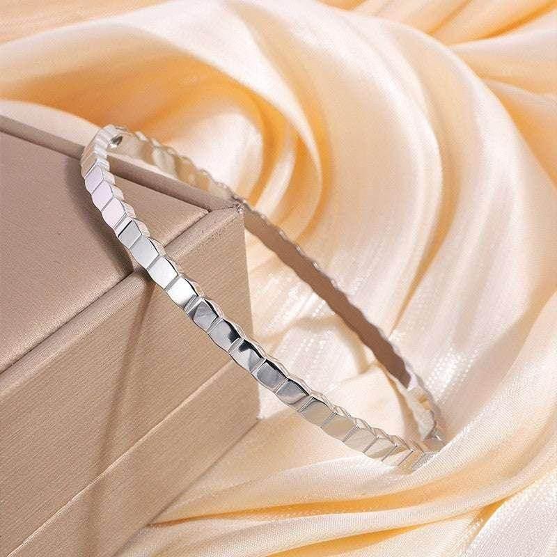 Honeycomb Titanium Steel Bracelet – Minimalist Style - ZA-Zola