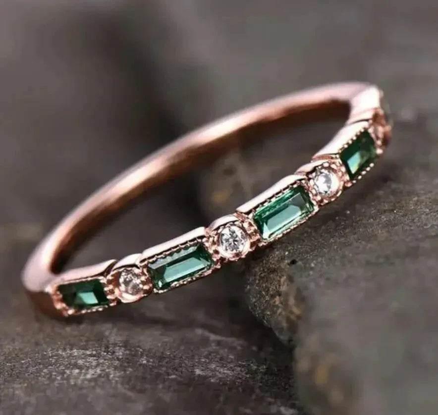 Emerald Zircon Unisex Ring in Gold & Silver - ZA-Zola