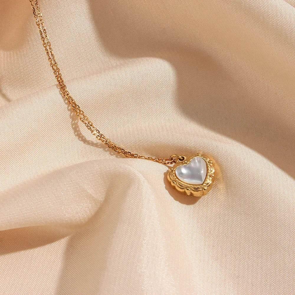 High-Grade Love Shell Pendant Necklace – 18k Gold - ZA-Zola