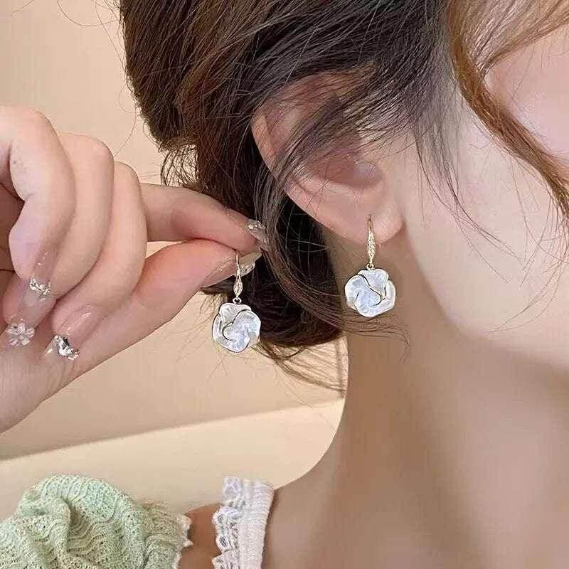Camellia Flower Drop Earrings – Summer Luxury Style - ZA-Zola