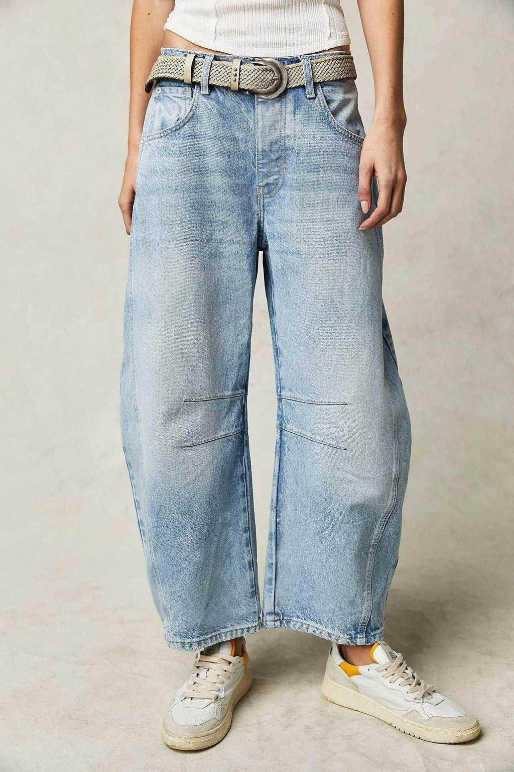 Mid-Rise Barrel Jeans with Wide-Leg Fit - ZA-Zola