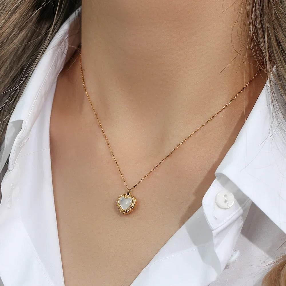 High-Grade Love Shell Pendant Necklace – 18k Gold - ZA-Zola