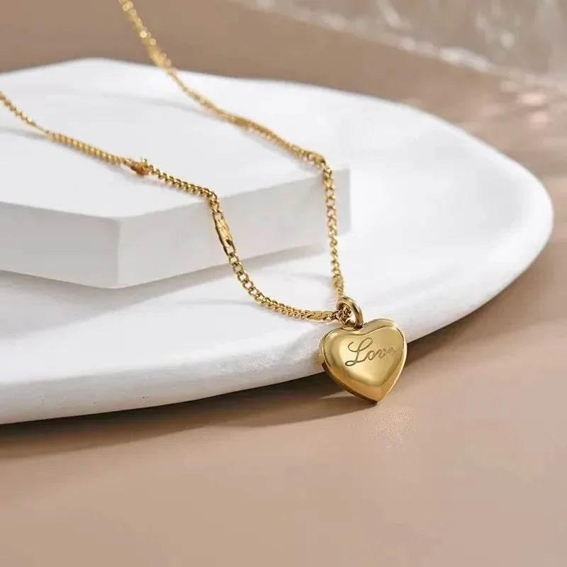 Shop Vintage Love Heart Necklace – Elegant Party Gift - ZA-Zola