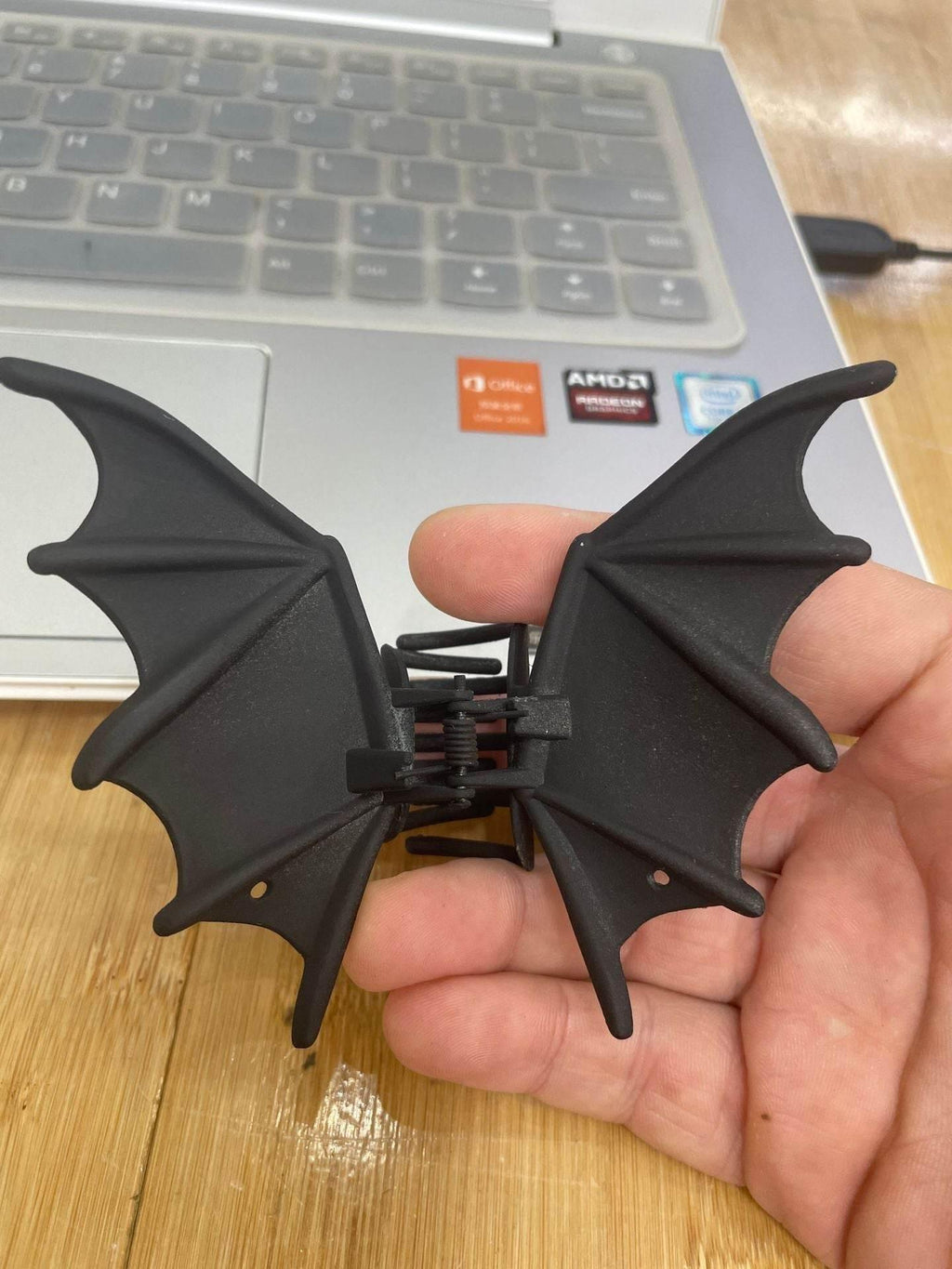 ZA-Zola Metal Bat Hair Clip Gothic Grip - ZA-Zola